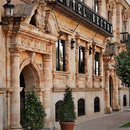 ホテル レクトル サラマンカ エクステリア 写真 The facade of the hotel
