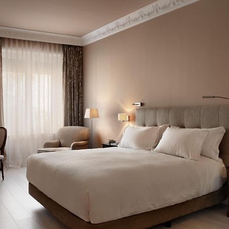 ホテル レクトル サラマンカ エクステリア 写真 A bedroom at the hotel