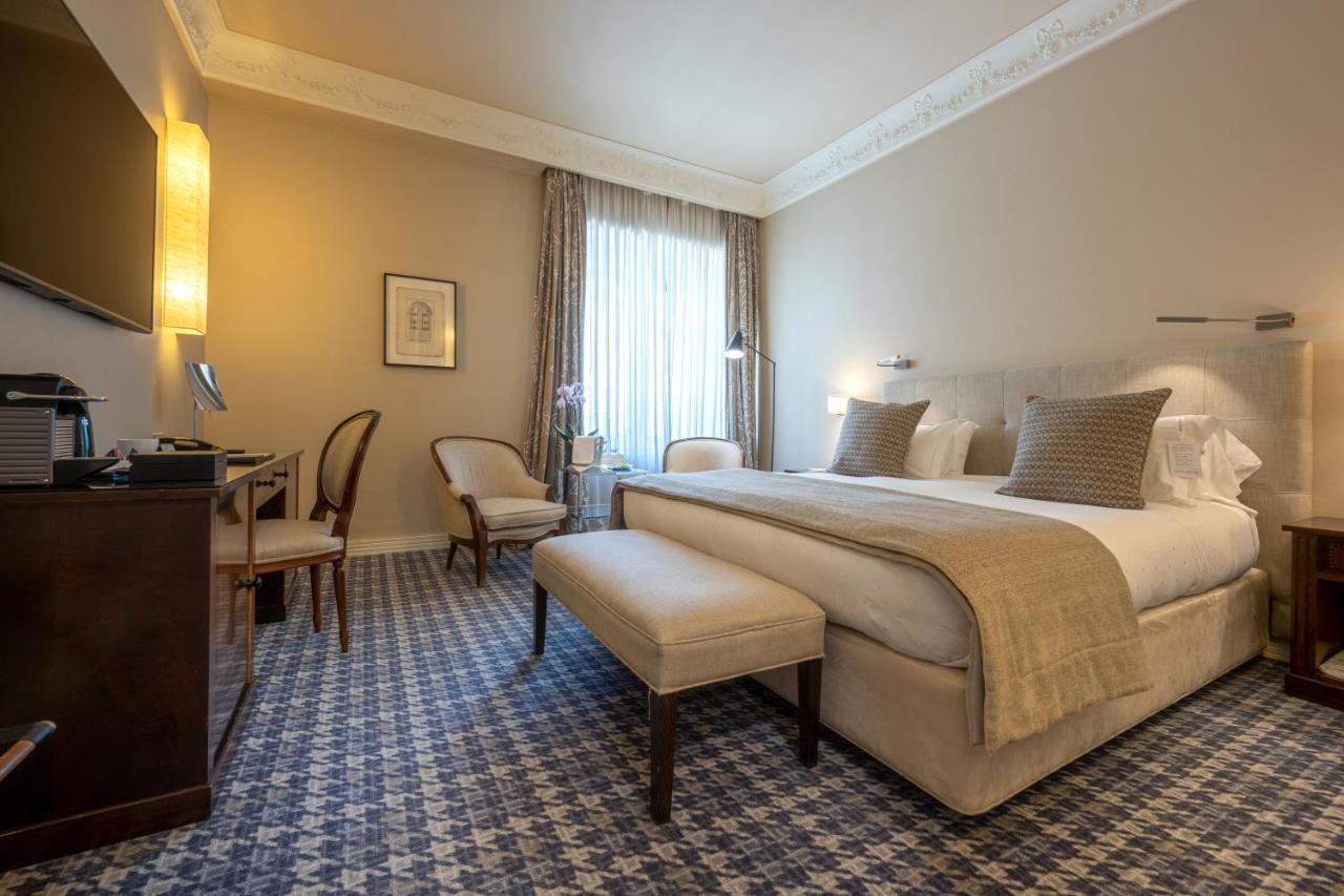 ホテル レクトル サラマンカ エクステリア 写真 A room at the hotel