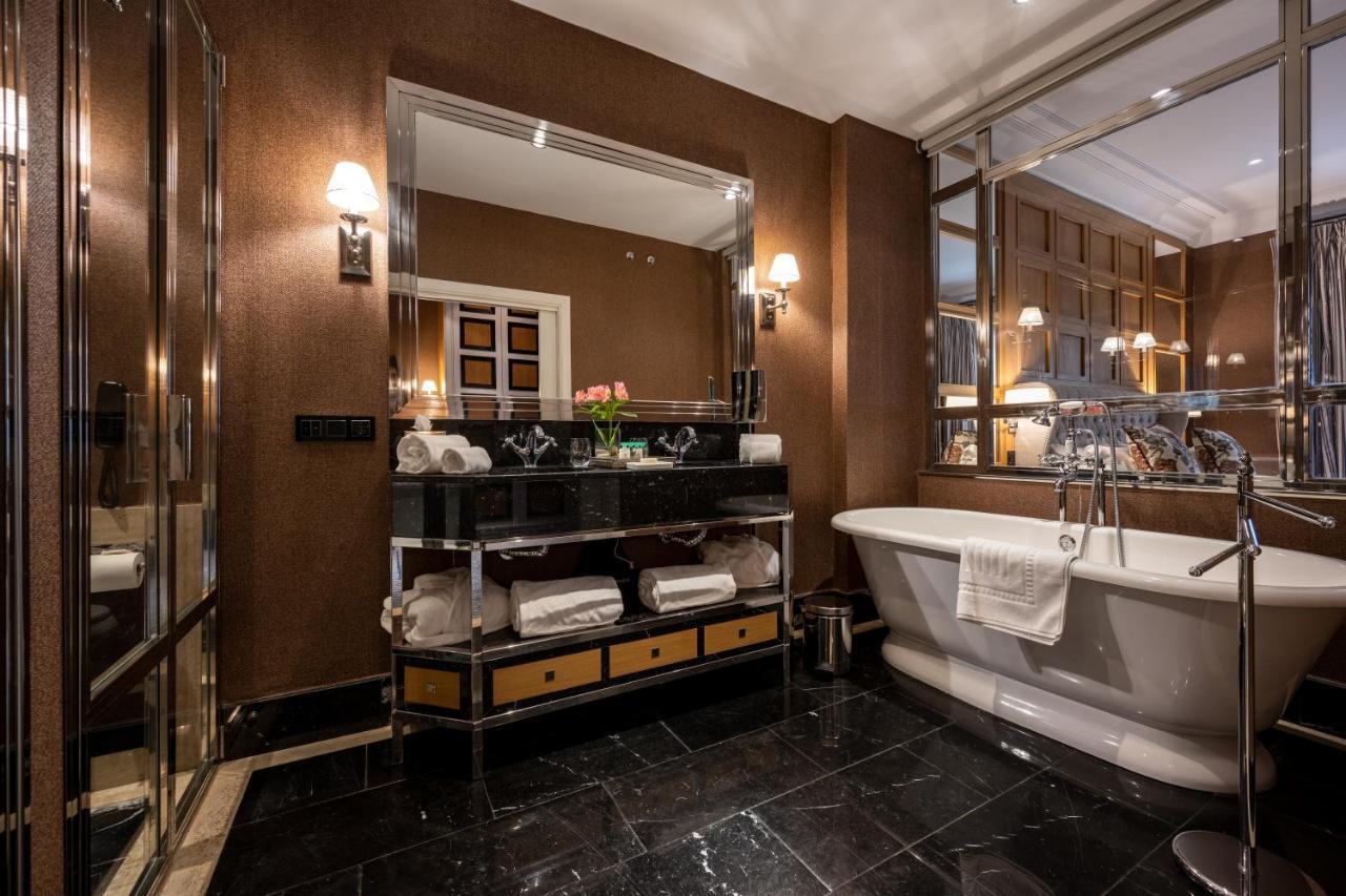 ホテル レクトル サラマンカ エクステリア 写真 Bathroom