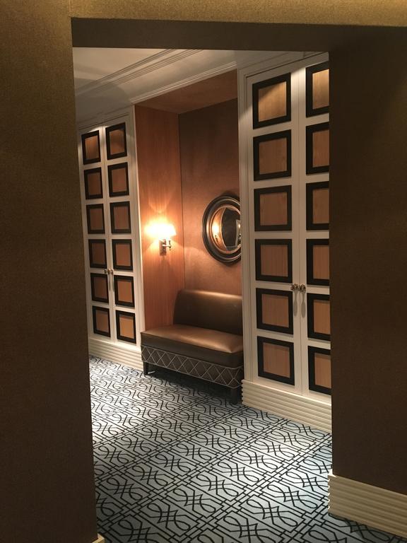 ホテル レクトル サラマンカ エクステリア 写真 The interior of a suite at the Mandarin Oriental, London