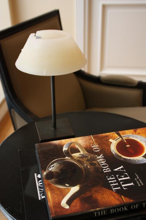 ホテル レクトル サラマンカ エクステリア 写真 A coffee table book